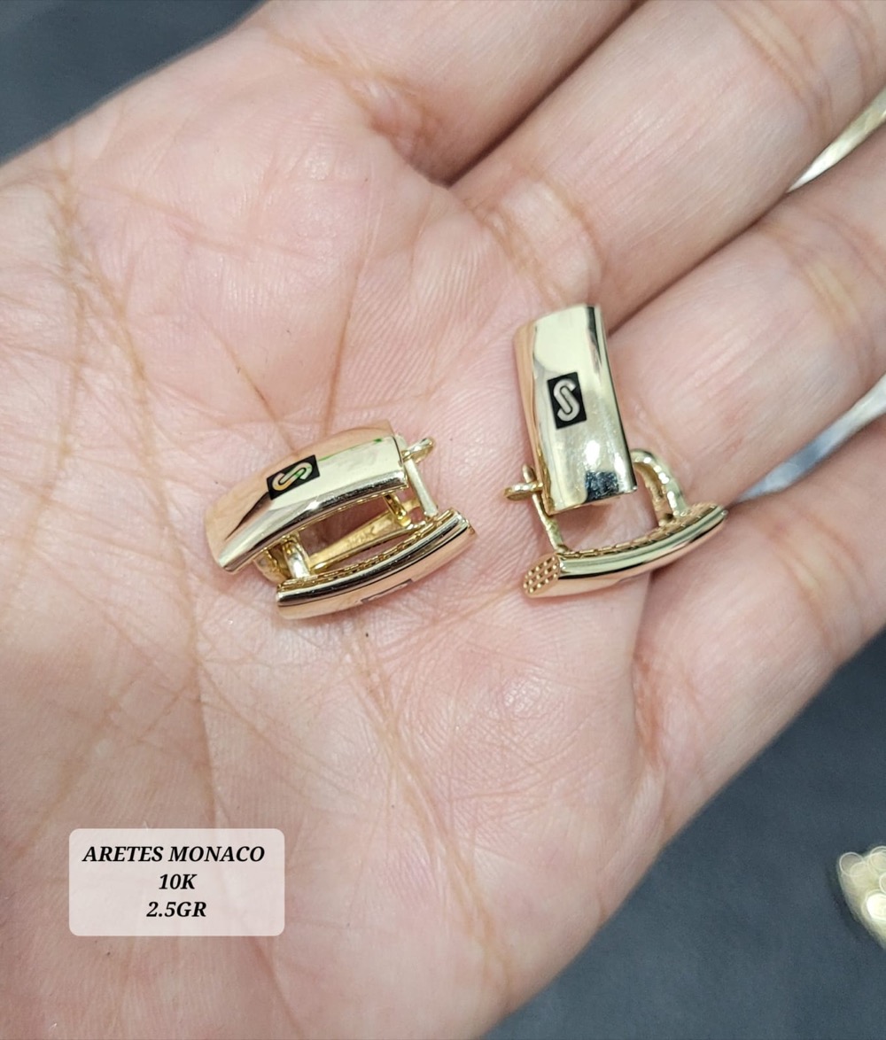 Par de aretes de Oro 10K de 2.5 g — Maxi Gold, referencia MG-AR-10K-0129